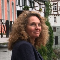Dr. Petra Schroeder