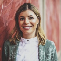 Dr. Christine Hennings
