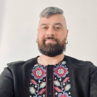 Артем Толстих