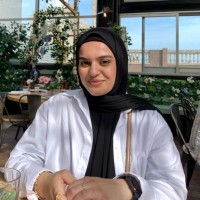 Amal Binmahfood, Ains