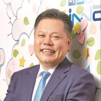SUNG JIN LEE