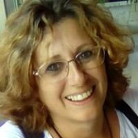 Leila Chaves