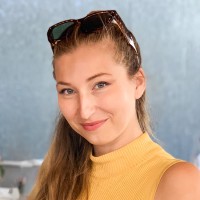 Júlia Kinderová