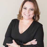 Luciana A. Zanella Gusmão