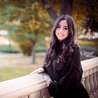 Alexis Smith, Mba