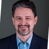 Антон Попов