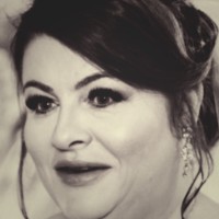 Clare Dezi