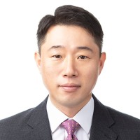 Hosung Cho