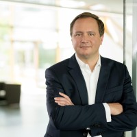 Dr. Florian Mes