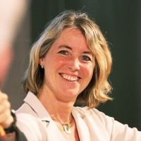 Iris Straßer