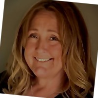 Claire Skinner