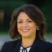Kelly Skenandore-Holtz, Sphr