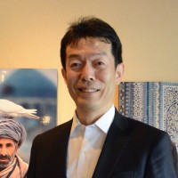 Naruhide Takashima