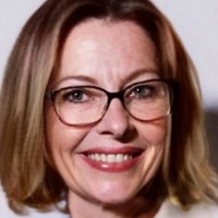 Joyce Bennet