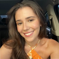 Júlia Araújo