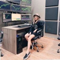 Solina Chau (Day Trader)