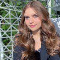 Ayse Tek