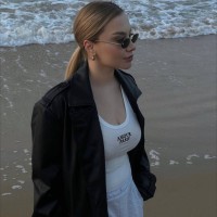 Simone B