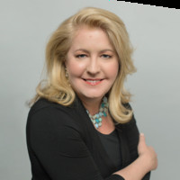 Dr.  Elizabeth Naylor