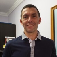 Carlos Álvarez
