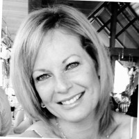 Lesley Dyer