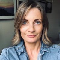 Dee Carvill