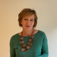 Dr Gill Hart