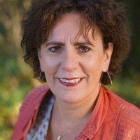 Esther Middelberg