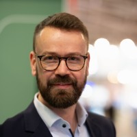 Dr. Tim Bruchmueller