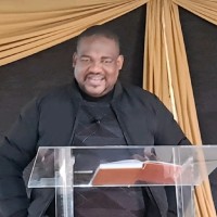 Mpho Tau