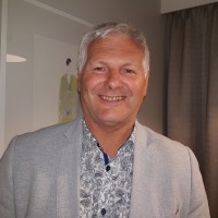 Jonathan Lewis
