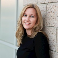 Erika Hagan, Aia