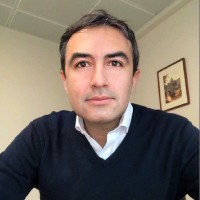 Roberto Sanhueza Tribiños