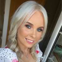 Laura - Jayne Simms