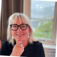 Pernilla Holmgren