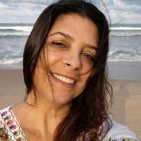 Carla Valéria C. Estremes