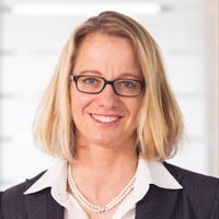 Dr. Tina Puethe