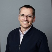 Gabriel Viteri, Mba