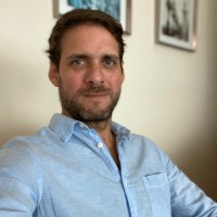 Alex Hussey de la Jara