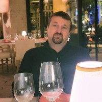 Erik Larson