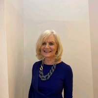 Lorna Barrett