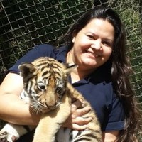 Cruz Carolina Henríquez de Escobar