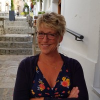 Yvonne Van Viegen