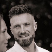 Lukas V.