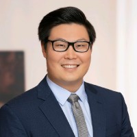 Konsi Lee, Cfa