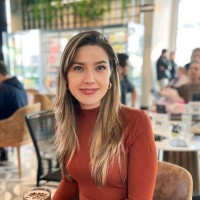 Cláudia B.