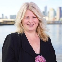 Lynda Buckley