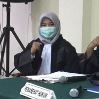 Leny Septriani, S.H., M.H