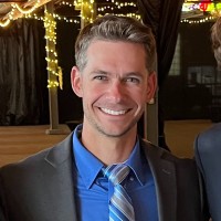 Derek Puishes
