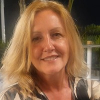 📌 Bev Collins PGDip, MCIPD